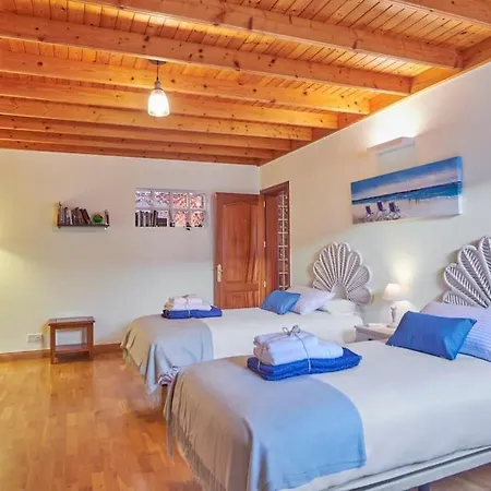 Villa Casa Petra Peaceful & Private, Sea Views, Pool & Bbq *