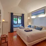 Villa Casa Petra Peaceful & Private, Sea Views, Pool & Bbq *