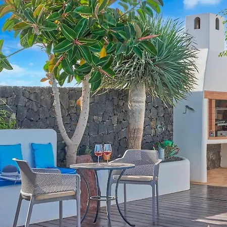 Casa Petra Peaceful & Private, Sea Views, Pool & Bbq Villa