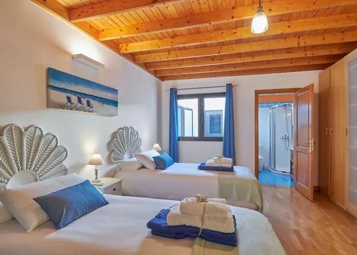 Villa Casa Petra Peaceful & Private, Sea Views, Pool & Bbq *