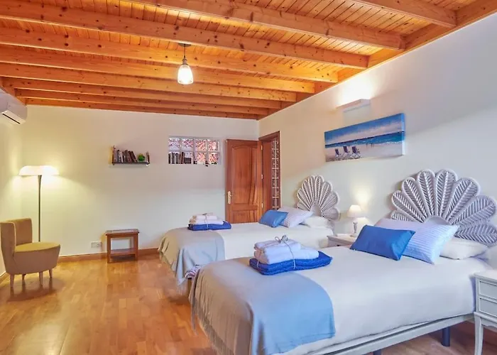 Villa Casa Petra Peaceful & Private, Sea Views, Pool & Bbq *