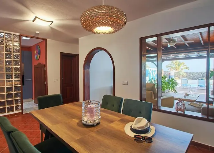 Casa Petra Peaceful & Private, Sea Views, Pool & Bbq Villa Playa Blanca (Lanzarote)