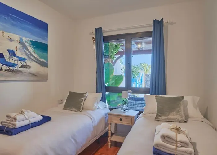 Casa Petra Peaceful & Private, Sea Views, Pool & Bbq