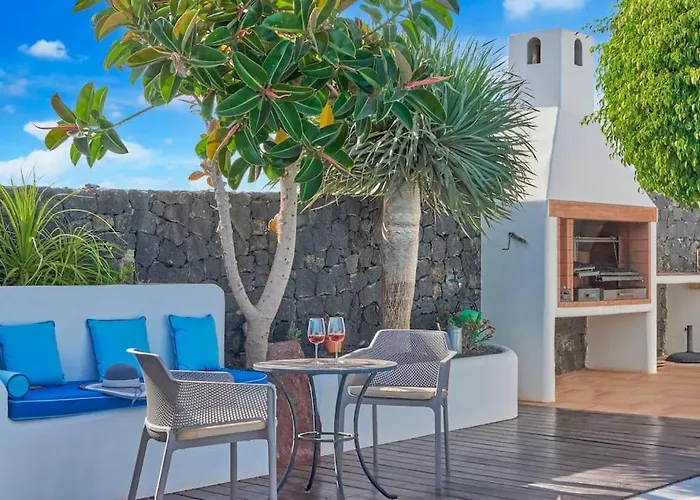 Casa Petra Peaceful & Private, Sea Views, Pool & Bbq Villa