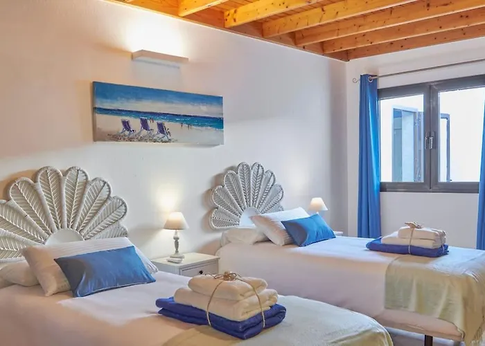 Villa Casa Petra Peaceful & Private, Sea Views, Pool & Bbq Playa Blanca (Lanzarote)