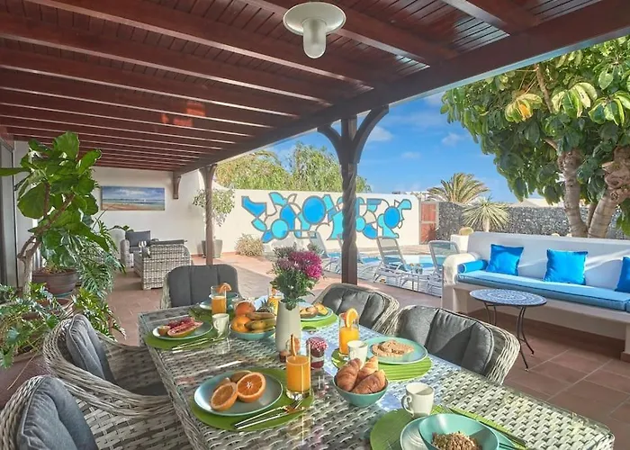 Casa Petra Peaceful & Private, Sea Views, Pool & Bbq