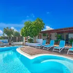 Casa Petra Peaceful & Private, Sea Views, Pool & Bbq 别墅 *