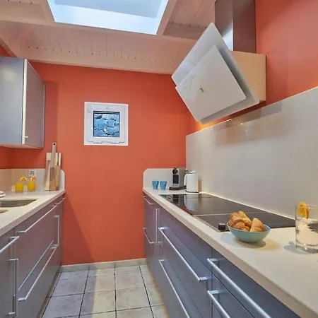 Casa Petra Peaceful & Private, Sea Views, Pool & Bbq * Playa Blanca