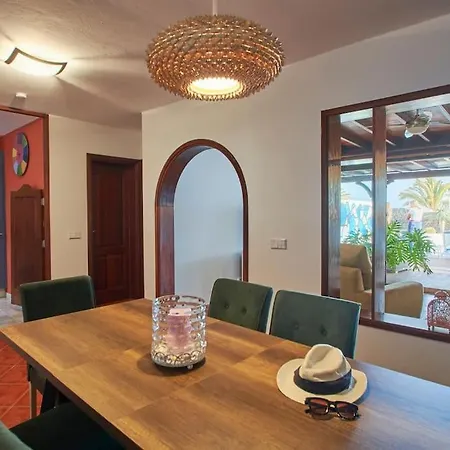 Casa Petra Peaceful & Private, Sea Views, Pool & Bbq Villa Playa Blanca