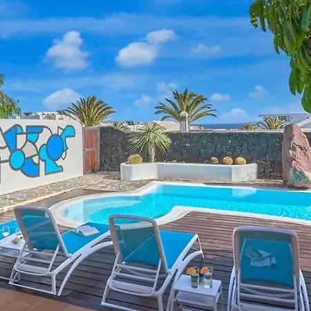 Casa Petra Peaceful & Private, Sea Views, Pool & Bbq Villa Playa Blanca
