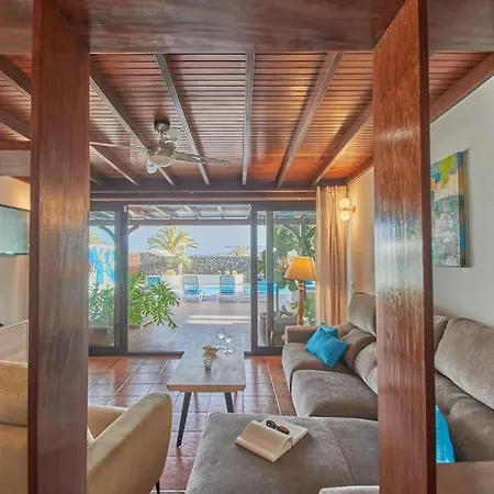 Casa Petra Peaceful & Private, Sea Views, Pool & Bbq 别墅 普拉亚布兰卡