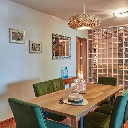 Casa Petra Peaceful & Private, Sea Views, Pool & Bbq *