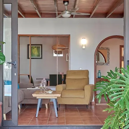别墅 Casa Petra Peaceful & Private, Sea Views, Pool & Bbq 普拉亚布兰卡