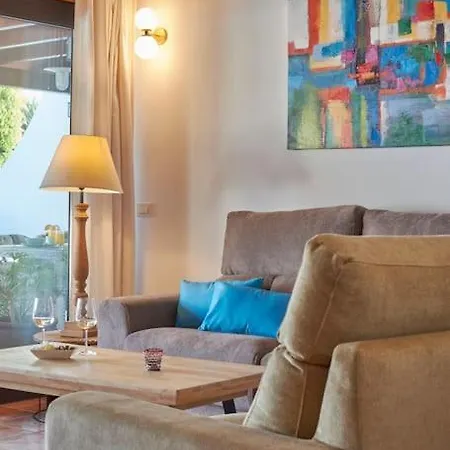 Casa Petra Peaceful & Private, Sea Views, Pool & Bbq Villa Playa Blanca