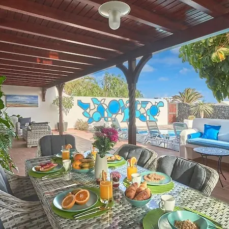 Casa Petra Peaceful & Private, Sea Views, Pool & Bbq