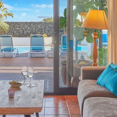 Casa Petra Peaceful & Private, Sea Views, Pool & Bbq Villa *