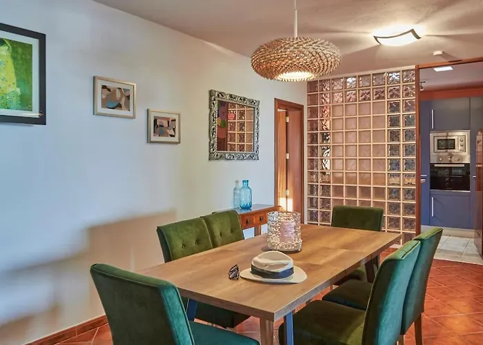 Casa Petra Peaceful & Private, Sea Views, Pool & Bbq *